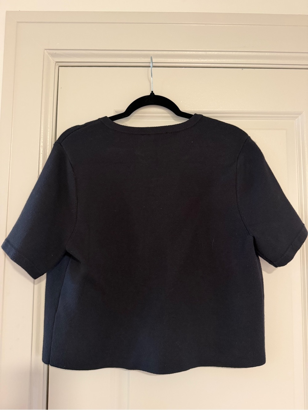 Abercrombie & Fitch Black Short-Sleeve Knit Cardigan with Gold Button - Picture 4 of 4
